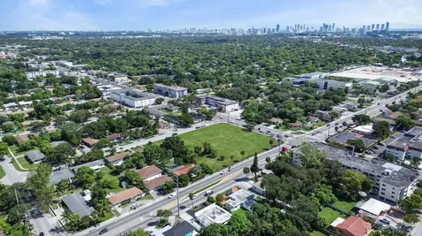 520 NE 135th Street North Miami FL 33161