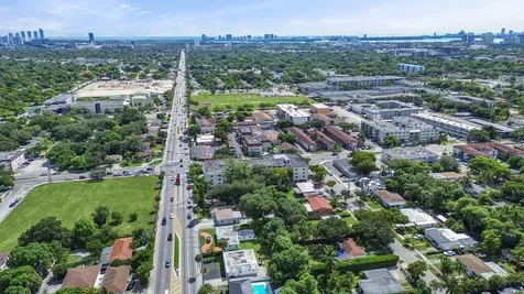 520 NE 135th Street North Miami FL 33161