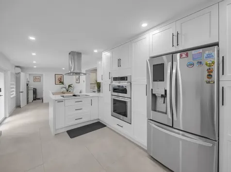 520 NE 135th Street North Miami FL 33161