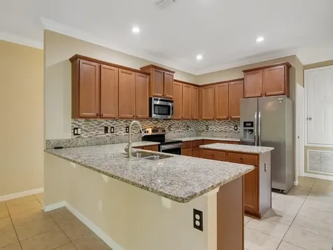 5830 Wyndham Manor Vero Beach FL 32967