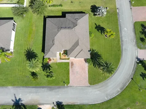 5830 Wyndham Manor Vero Beach FL 32967