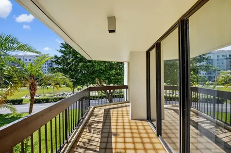 2000 Presidential Way West Palm Beach FL 33401
