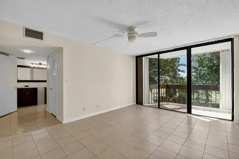 2000 Presidential Way West Palm Beach FL 33401