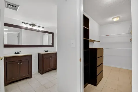 2000 Presidential Way West Palm Beach FL 33401