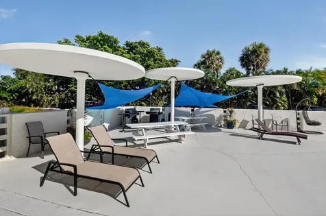 2000 Presidential Way West Palm Beach FL 33401