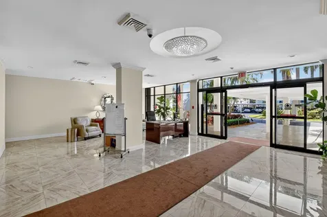 2000 Presidential Way West Palm Beach FL 33401