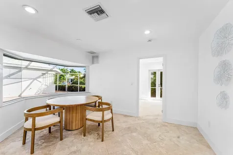 1332 Sw Tamarind Way Boca Raton FL 33486