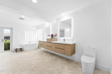 1332 Sw Tamarind Way Boca Raton FL 33486