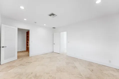 1332 Sw Tamarind Way Boca Raton FL 33486