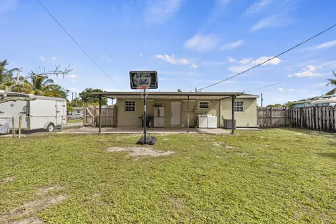 1400 N 70th Avenue Hollywood FL 33024