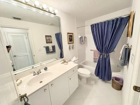 7715 Southampton Terrace Tamarac FL 33321