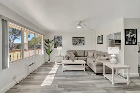 566 Mansfield N Boca Raton FL 33434