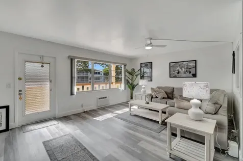 566 Mansfield N Boca Raton FL 33434