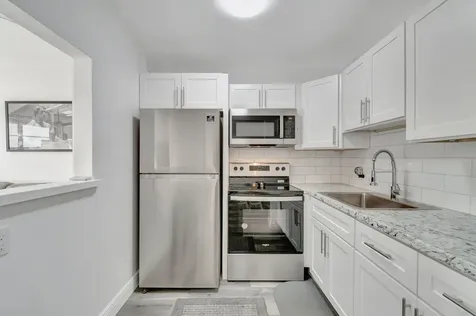 566 Mansfield N Boca Raton FL 33434