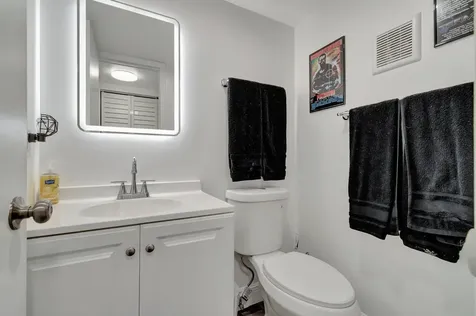 566 Mansfield N Boca Raton FL 33434