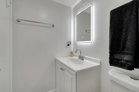 566 Mansfield N Boca Raton FL 33434
