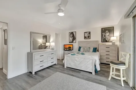 566 Mansfield N Boca Raton FL 33434