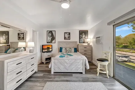 566 Mansfield N Boca Raton FL 33434