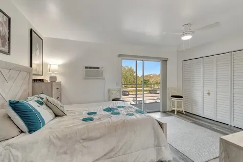 566 Mansfield N Boca Raton FL 33434