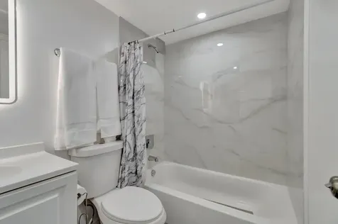566 Mansfield N Boca Raton FL 33434