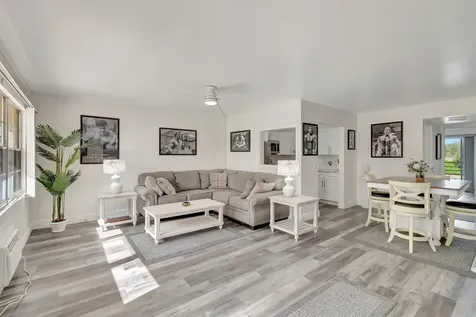 566 Mansfield N Boca Raton FL 33434