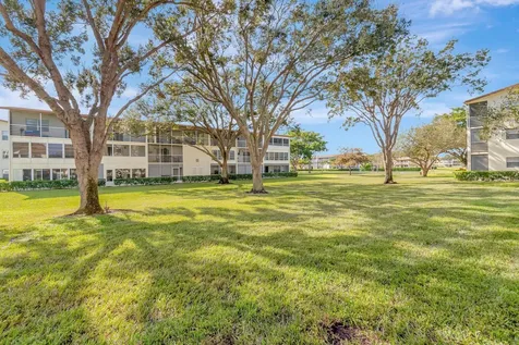 566 Mansfield N Boca Raton FL 33434
