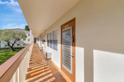 566 Mansfield N Boca Raton FL 33434