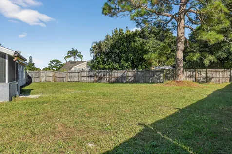 2079 SE Triumph Road Port Saint Lucie FL 34952