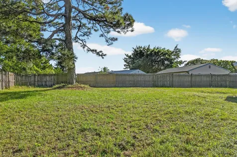 2079 SE Triumph Road Port Saint Lucie FL 34952