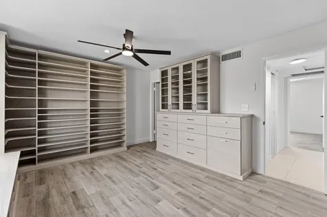 809 W Oakland Park Boulevard Oakland Park FL 33311