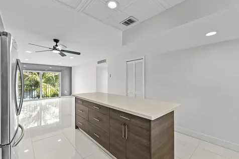 809 W Oakland Park Boulevard Oakland Park FL 33311