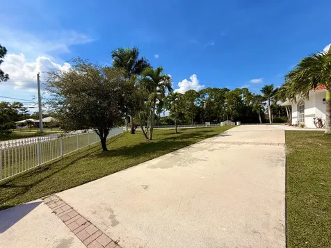 17477 69th Street Loxahatchee FL 33470