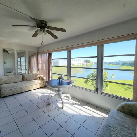 268 Wellington J West Palm Beach FL 33417