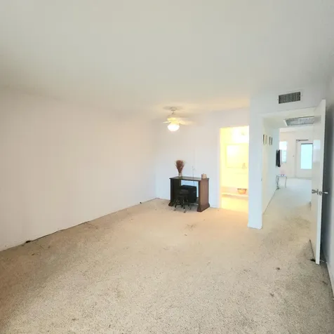 268 Wellington J West Palm Beach FL 33417