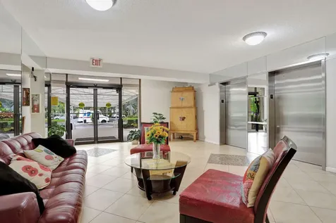 3505 Oaks Way Pompano Beach FL 33069