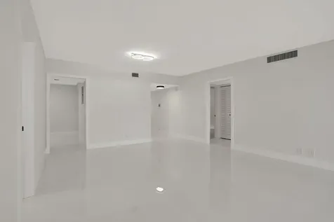 3505 Oaks Way Pompano Beach FL 33069