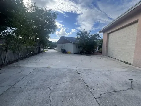 1309 W Frangipani Circle Lantana FL 33462
