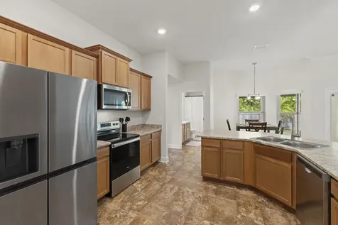 137 Sw Pisces Terrace Port Saint Lucie FL 34984