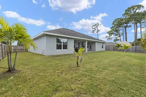 137 Sw Pisces Terrace Port Saint Lucie FL 34984