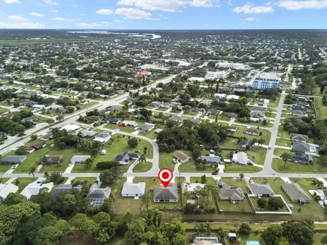 137 Sw Pisces Terrace Port Saint Lucie FL 34984