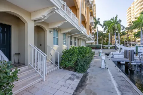 643 Casa Loma Boulevard Boynton Beach FL 33435