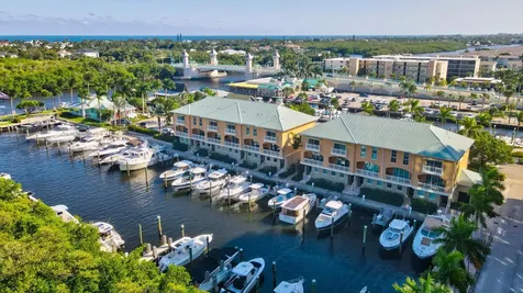 643 Casa Loma Boulevard Boynton Beach FL 33435