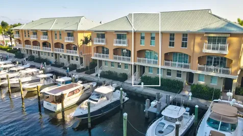 643 Casa Loma Boulevard Boynton Beach FL 33435