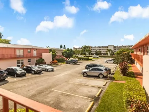 4 Golfs Edge West Palm Beach FL 33417