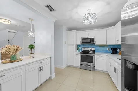 6548 Via Regina Boca Raton FL 33433