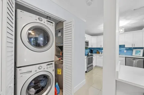 6548 Via Regina Boca Raton FL 33433