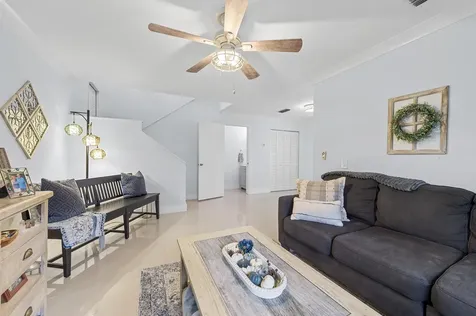 6548 Via Regina Boca Raton FL 33433