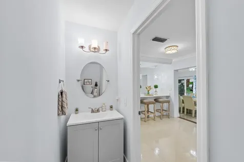 6548 Via Regina Boca Raton FL 33433