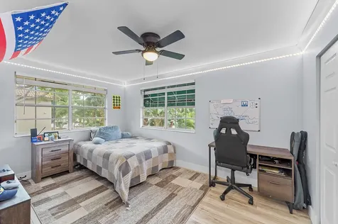 6548 Via Regina Boca Raton FL 33433