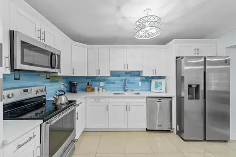 6548 Via Regina Boca Raton FL 33433